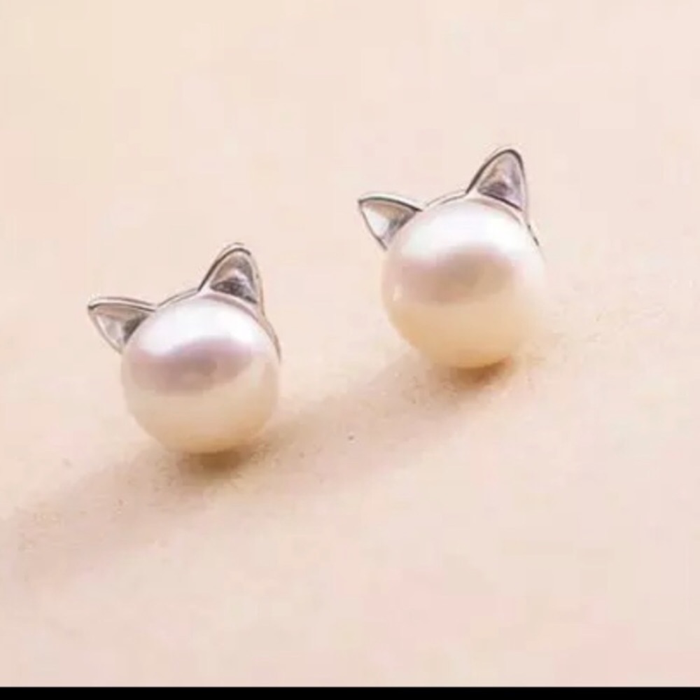 Kitty Cat pearl post earrings NEW - Picture 2 of 3